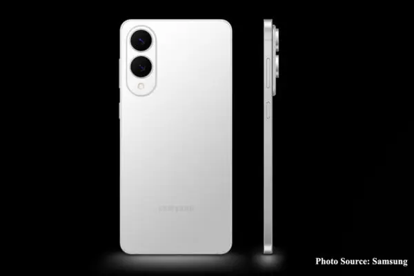 Samsung S25 Edge Price in India: स्पेसिफिकेशन, फीचर्स और Revolutionary Design – जानें सब कुछ! Samsung S25 Edge स्मार्टफोन ग्लॉसी सरफेस पर, फ्रंट और बैक व्यू के साथ – फ्यूचरिस्टिक और प्रीमियम डिज़ाइन